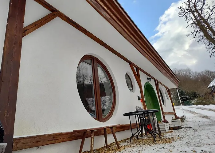 Chata Karkonoskiego Skrzata 빌라 *